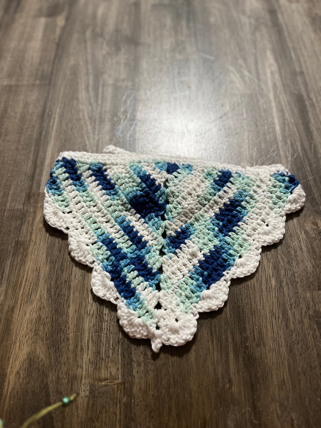 Scalloped bandana
