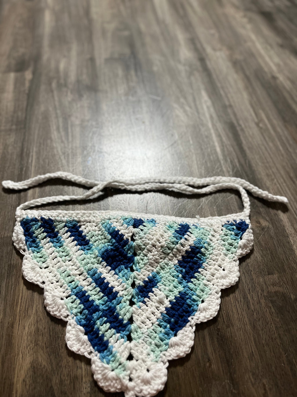 Scalloped bandana