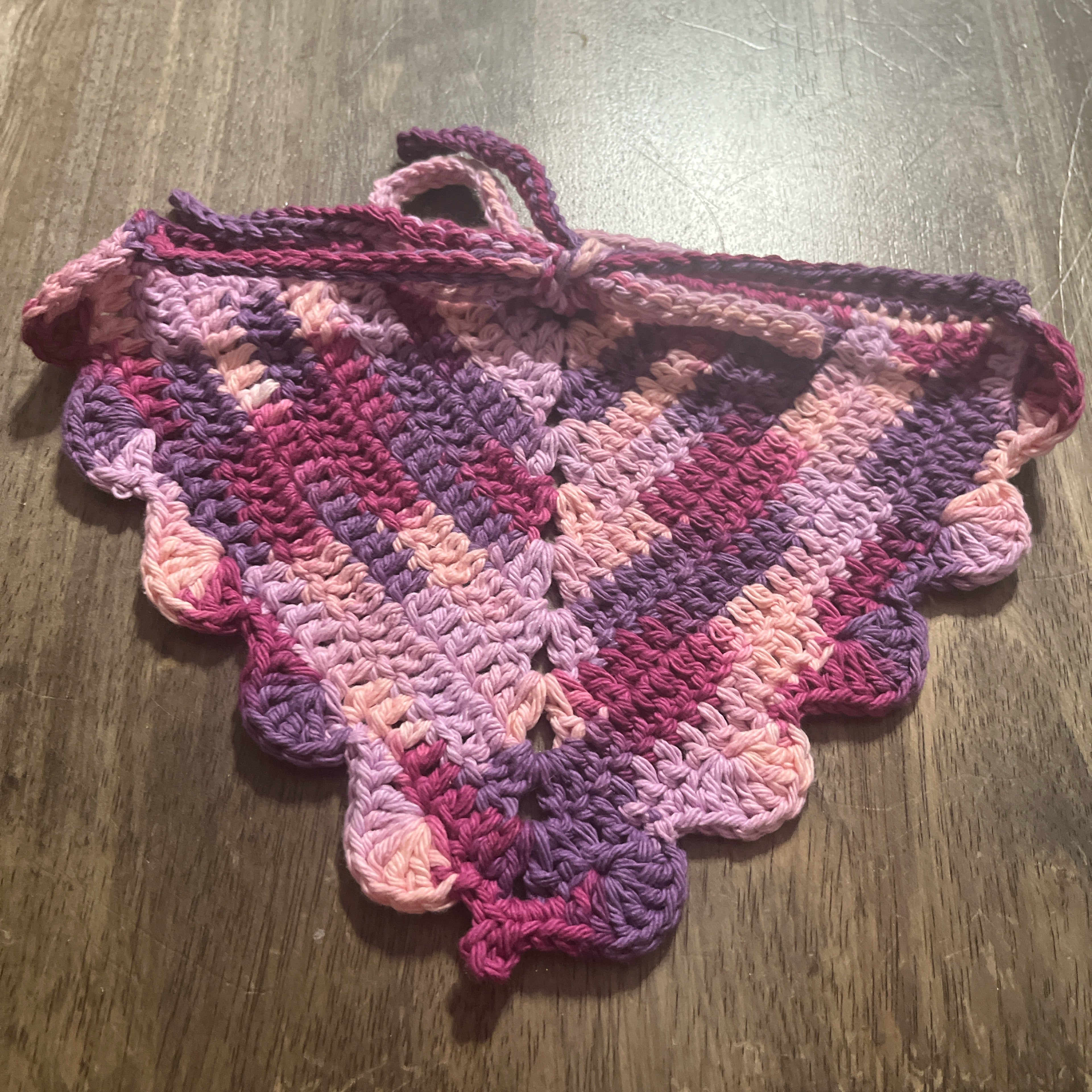 Scalloped bandana